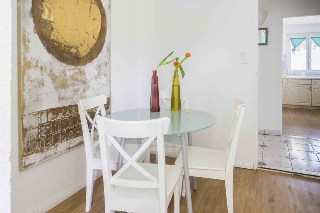 Apartment Ruhiges 4-zim-wohnung Bis 8 Personen *